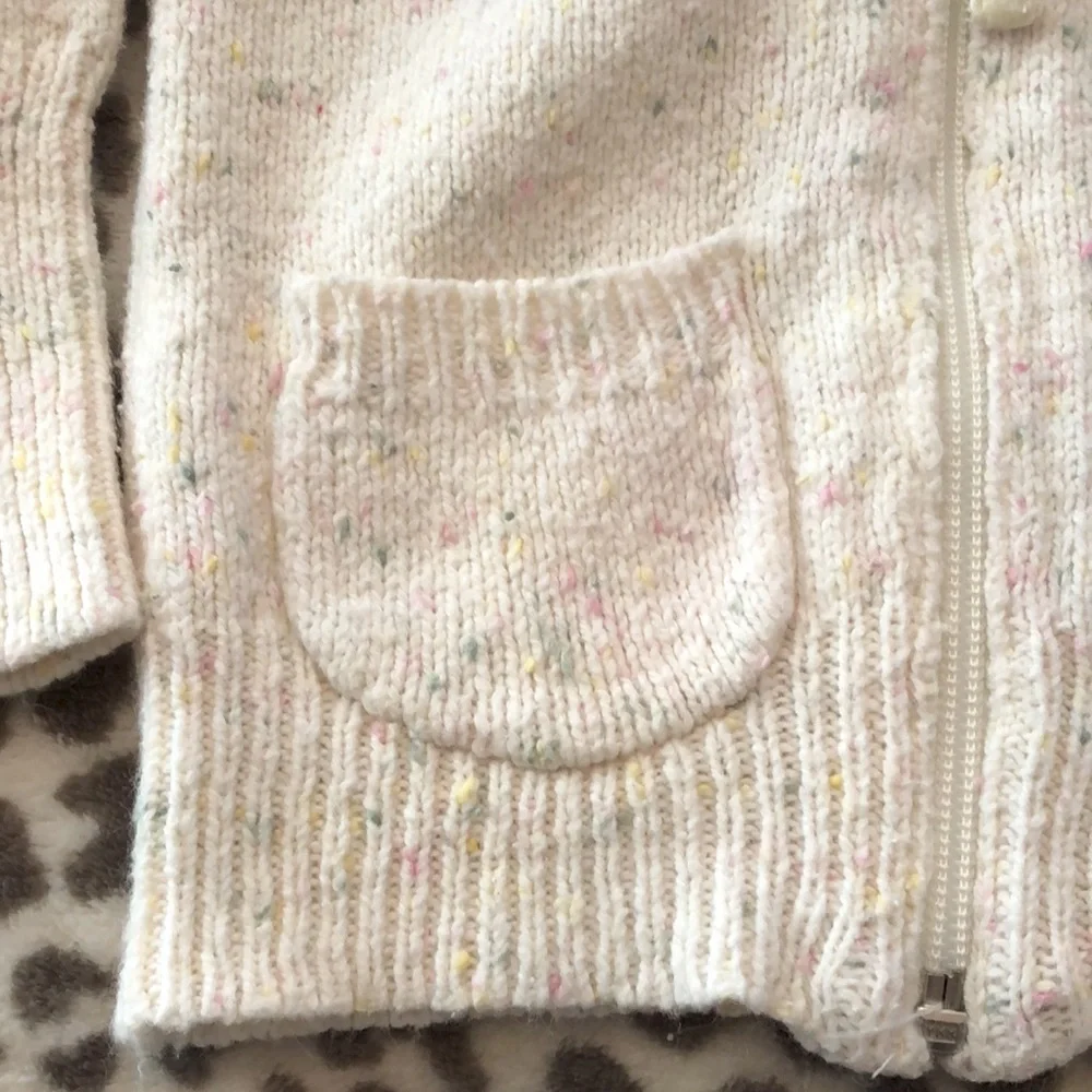 2007 Old Navy Hooded Sweater in Cream Size 18-24 months